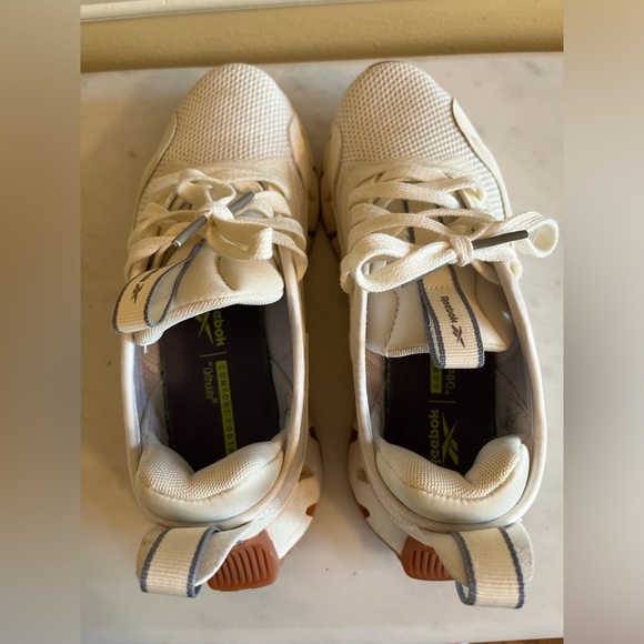 Reebok Women’s Zig sneakers - Picture 2 of 4